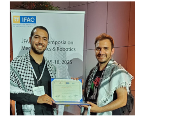 Prix : Robotics Best Student Paper Award, IFAC Joint Symposia on Mechatronics & Robotics